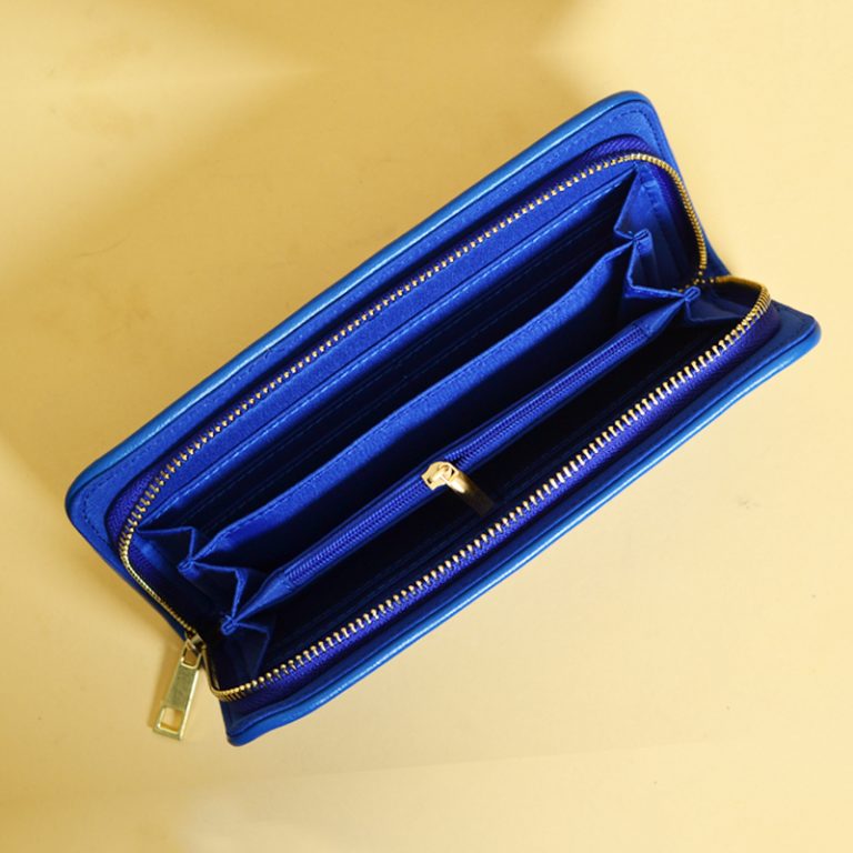 VLV Callie Quilted Leather Zip Wallet Royal Blue Averand