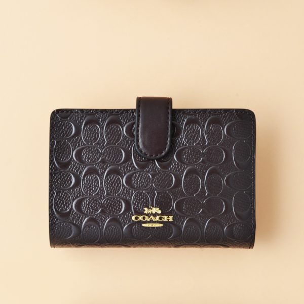 Coach Medium Corner Zip Wallet Signature Patent Leather Oxblood Averand