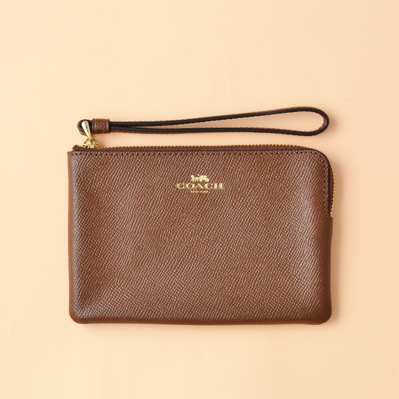 Coach Corner Zip Wristlet Saddle 2 Averand
