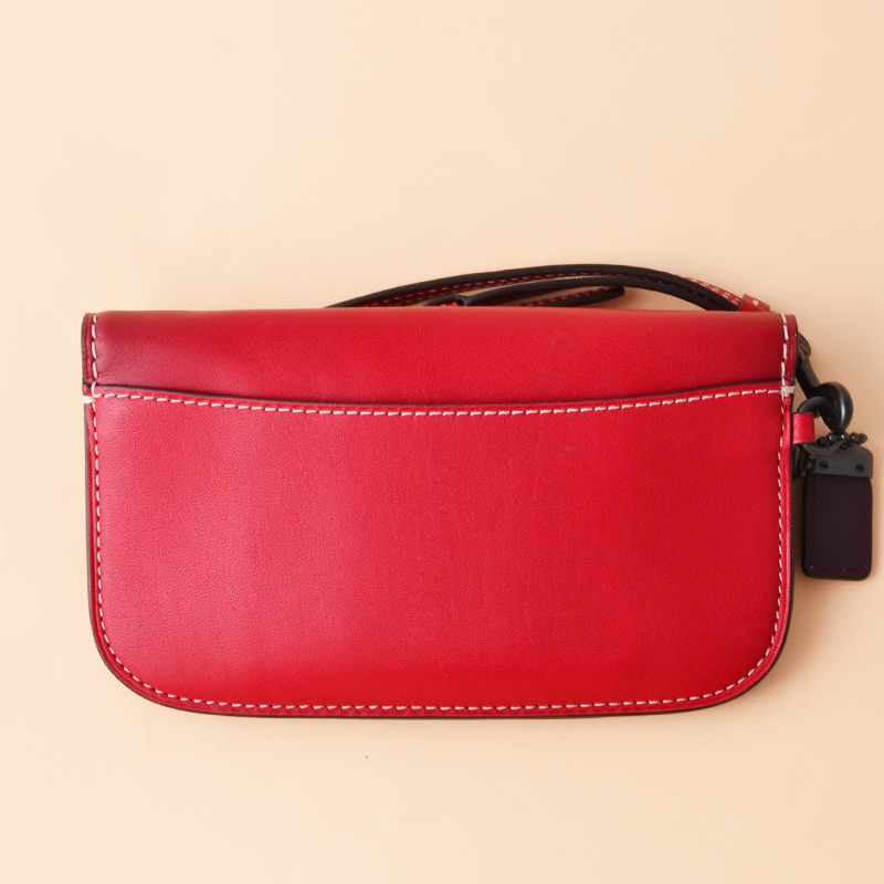Coach Glovetan Clutch Red