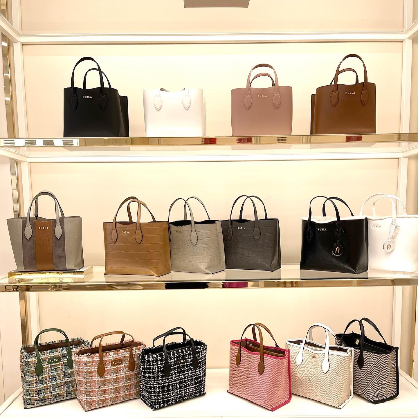 FURLA 新着☆【ERA TOTE】サイズS VITELLO ANDROMEDA トート FURLA 新着☆【ERA TOTE】サイズS VITELLO ANDROMEDA トート