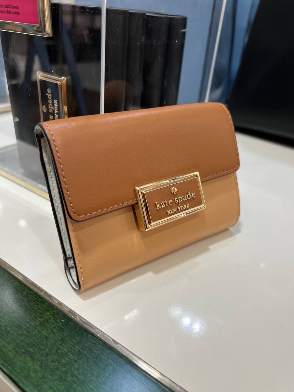 Kate Spade Reegan Medium Flap Wallet Averand