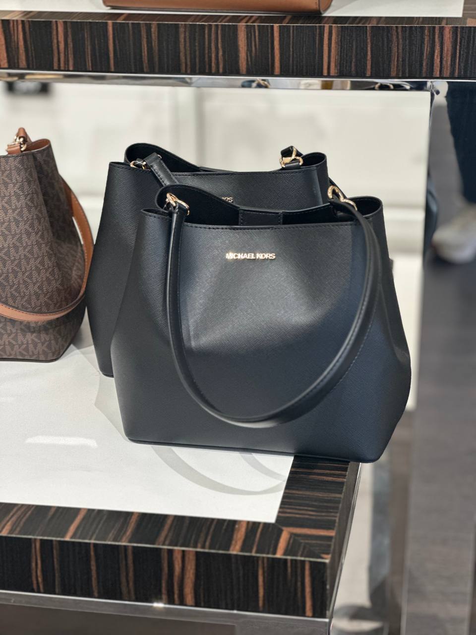 Michael Kors Large Pratt Brown Shoulder Zip Tote Bag main image 1