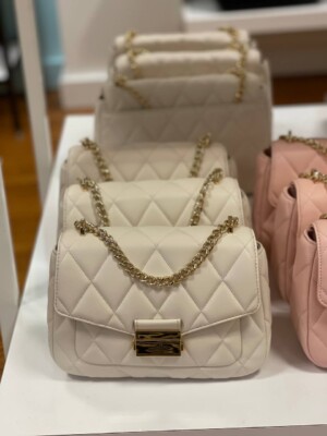 <b>RM 698</b> Deposit RM 350