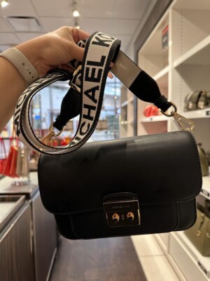 <b>RM 698</b> Deposit RM 350