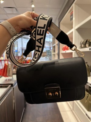 <b>RM 698</b> Deposit RM 350