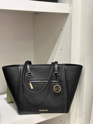 <b>RM 598</b> Deposit RM 300