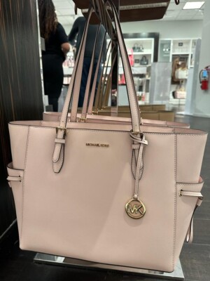 <b>RM 649</b> Deposit RM 320