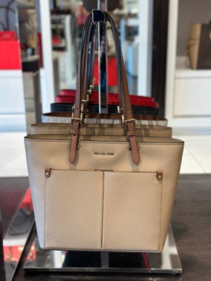 <b>RM 649</b> Deposit RM 320