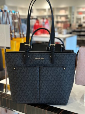 <b>RM 649</b> Deposit RM 320
