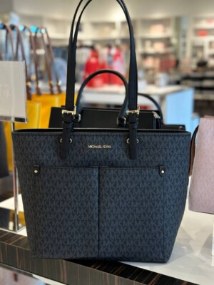 <b>RM 649</b> Deposit RM 320