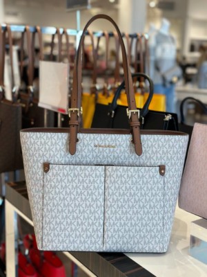 <b>RM 649</b> Deposit RM 320